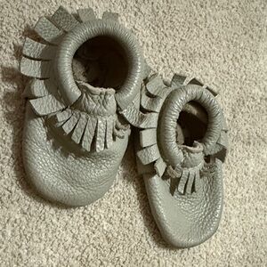 Freshly Picked Light Gray Kids Moccasins